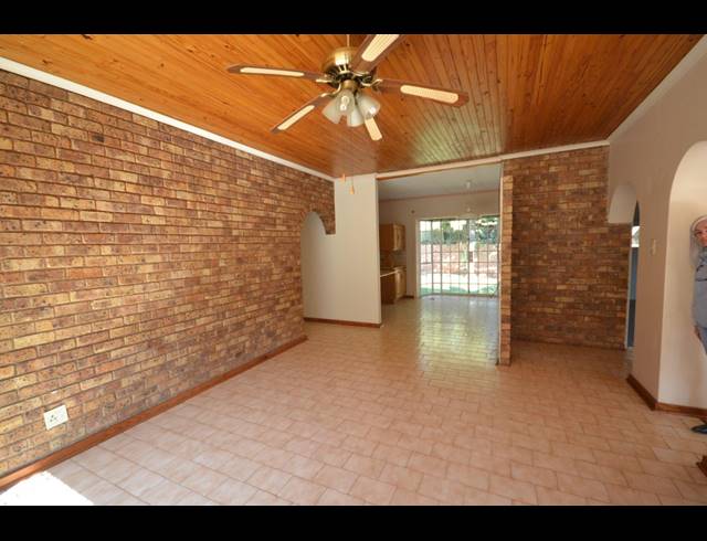 3 BEDROOM HOUSE SOLD IN SINOVILLE
